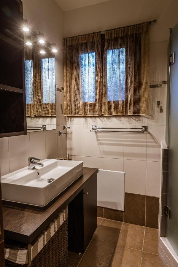 Cactus Maisonette Near Airport Villa Pórto Ráfti Kültér fotó